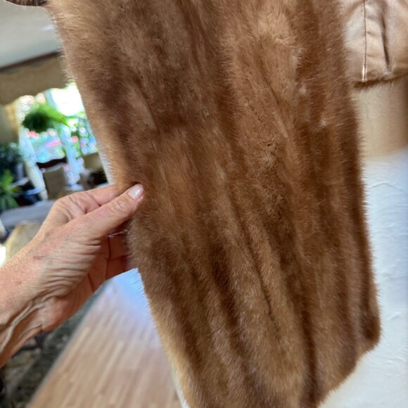 Vintage Mink Wrap or Stole in Excellent condition. - Picture 12 of 14